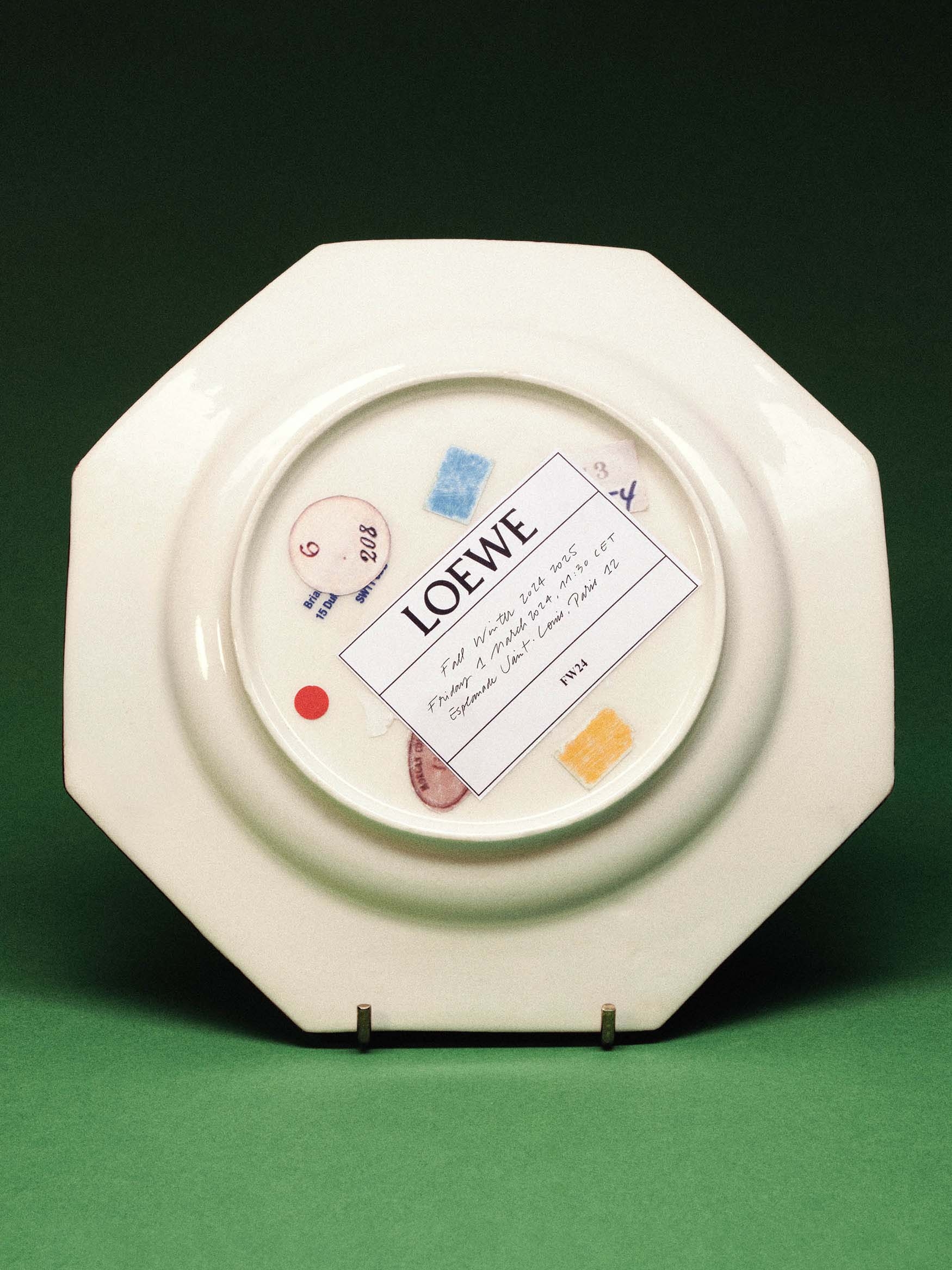 Loewe various invites p1 - © Helios Capdevila